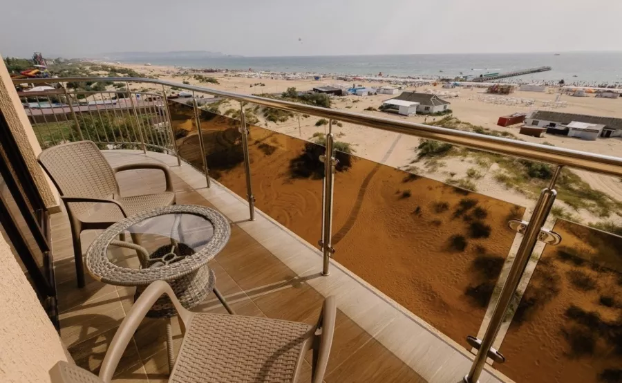 Гостиничный комплекс Family Pride Inn в Анапе: Отель, Семейный отдых , Шведский стол , Бассейн , Детская площадка , Ресторан,