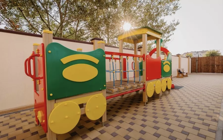 Гостиничный комплекс Family Pride Inn в Анапе: Отель, Семейный отдых , Шведский стол , Бассейн , Детская площадка , Ресторан,