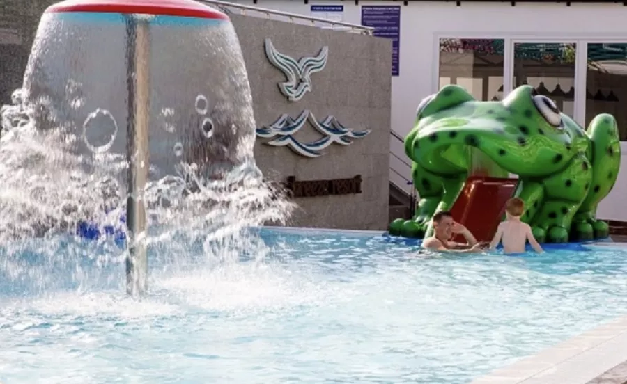 Отель Sea breeze resort в Анапе: Отель, Семейный отдых , Бассейн , Детская площадка , Пляж,
