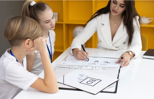 Школа дизайна Education design на Калиновой в Видном: Школа Дизайна, Колористика, Композиция, Проектная Деятельность, Визуализация, Сторитейлинг, SMM, Брендирование,