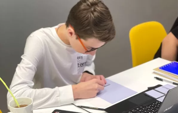 Школа дизайна "Education design" на Бульваре зеленые аллеи.