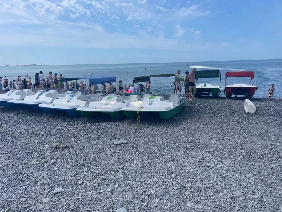 Прокат водных велосипедов с теневым навесом в Анапе: Прокат водных велосипедов, Водные велосипеды с навесом, Пляж Аквамарин , Посёлок Сукко , Активный Отдых,