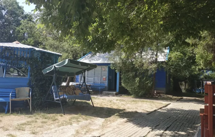 Кемпинг Нива в Геленджике: Автокемпинг , Палатки , Домики, Свежий воздух , Беседки ,