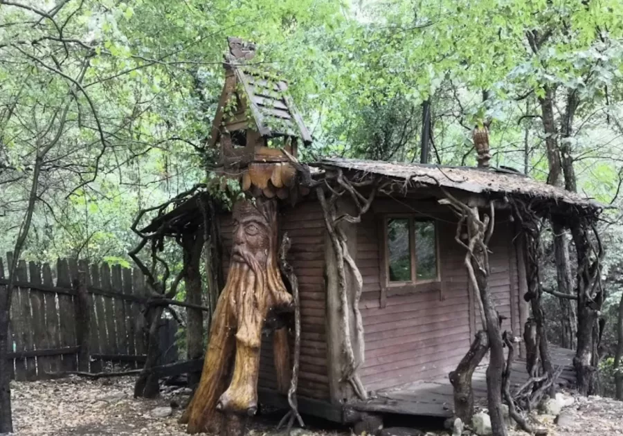 Кемпинг Назарова дача в Геленджике: Отдых, Дом, Лес, Кемпинг,