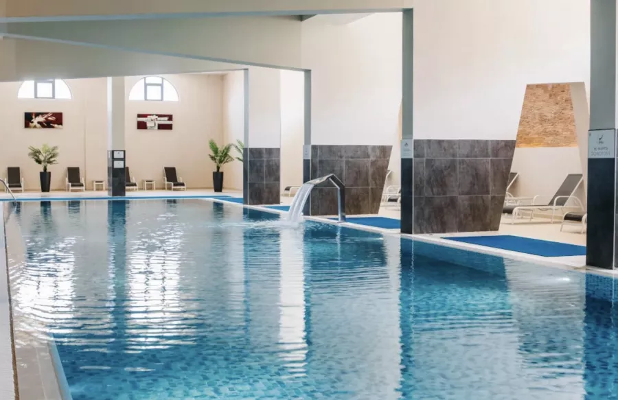 Отель Panorama by Mercure в Красной Поляне: Семейный отдых , Бассейн, Горы, Отель,