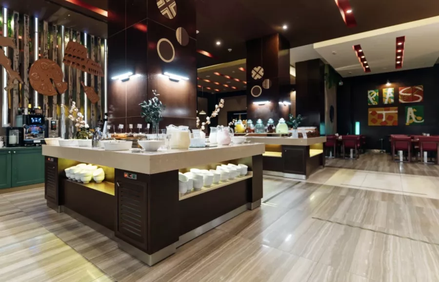 Отель Panorama by Mercure в Красной Поляне: Семейный отдых , Бассейн, Горы, Отель,