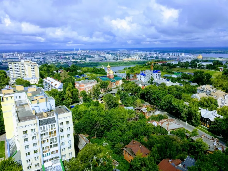 ЖК в Нижнем Новгороде  Дом с террасами в Нижнем Новгороде: Детская площадка , Парковка, Жилой комплекс , Смотровая площадка, Архитектура, Стройка,