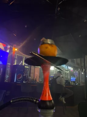 Кальянная "Qyalla Hookah Lounge Bar".