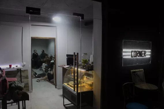 Пространство для совместной работы "Corner. Cafe & Coworking".