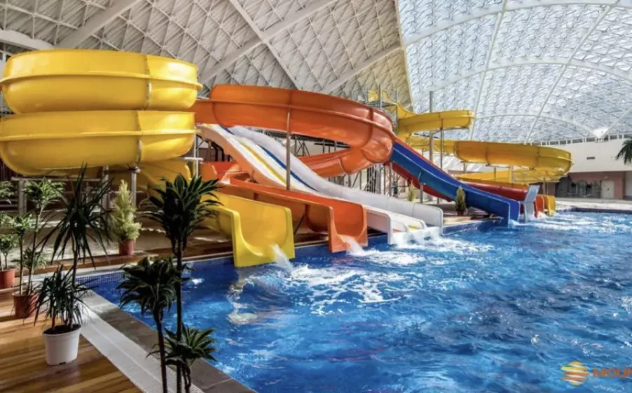 Аквапарк Mountain Beach в Красной Поляне: Аквапарк , Горки, Возле воды, Песок, Волейбол, Детская зона, Семейный отдых ,
