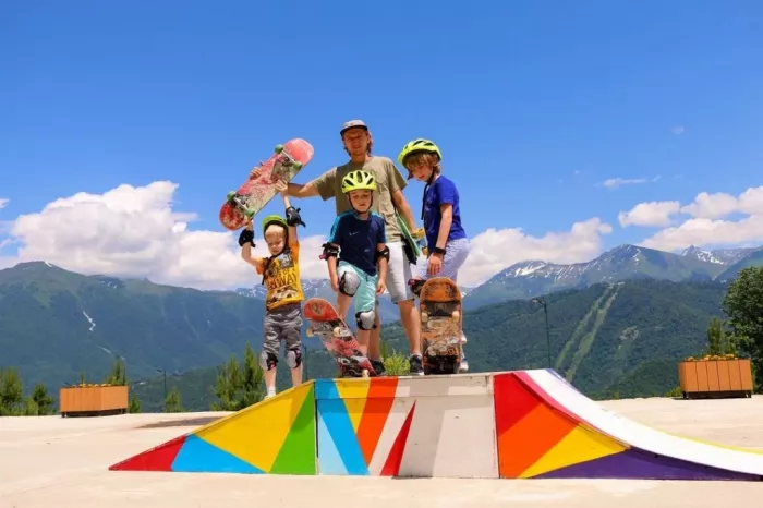 Детский лагерь дневного пребывания TIROL CLUB  в  Красной Поляне