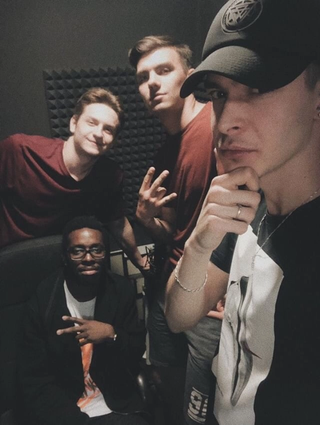 Atlanta Records - студия звукозаписи в Нижнем Новгороде в Нижнем Новгороде: Сведение и Мастеринг, Запись Вокала, Создание Музыкальной Композиции, Продюсирование, Аудиореклама, Песня под Ключ,