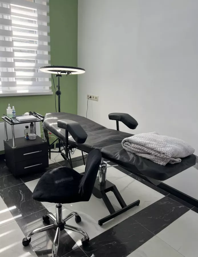Салон красоты Studio V23 в Видном: Стрижка, Ногти, Волосы, Маникюр, Педикюр,
