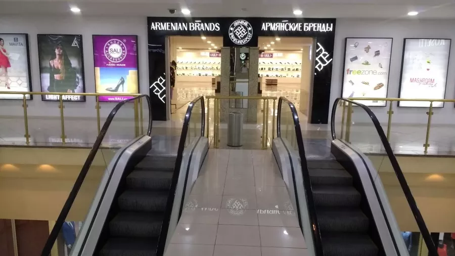 Торговый центр в Ереване Ташир в Ереване: Гипермаркет, Магазины Одежды, Магазины Эконом-класса, Обувь Масс-марок, Потребительские Товары, Продуктовые Магазины, Ювелирные Маркеты, Ресторан, Шоппинг,