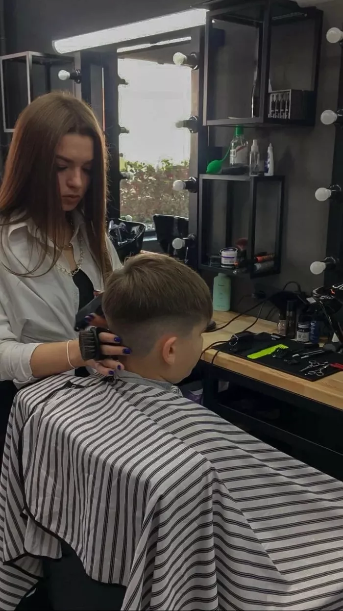 Барбершоп "Шмель".