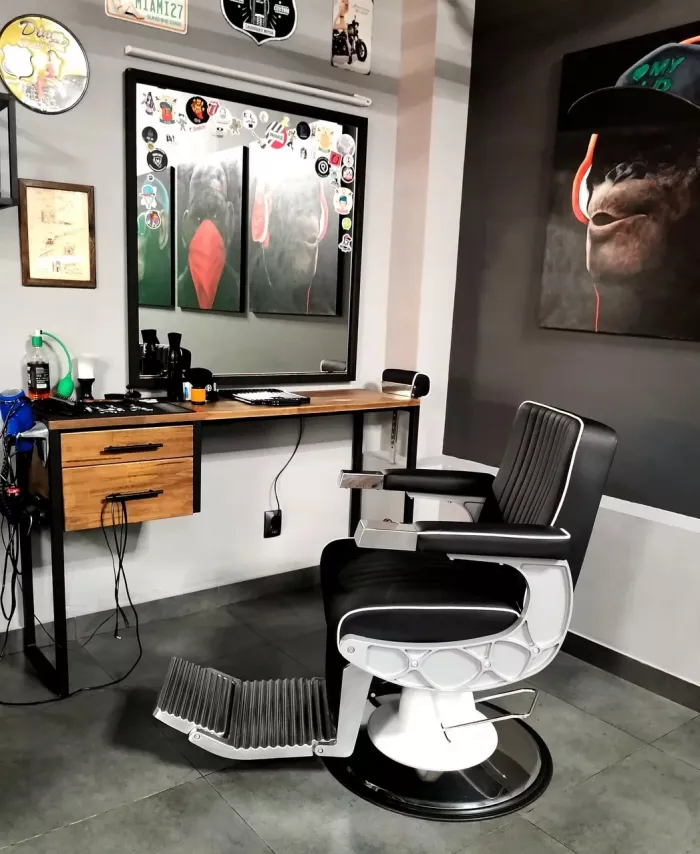 Барбершоп "Брадобрей".