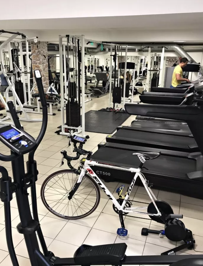 Фитнес-клуб Heavy metal fitness в Красной Поляне: Сауна, Wi-Fi, Солярий, Парковка, Спорт,