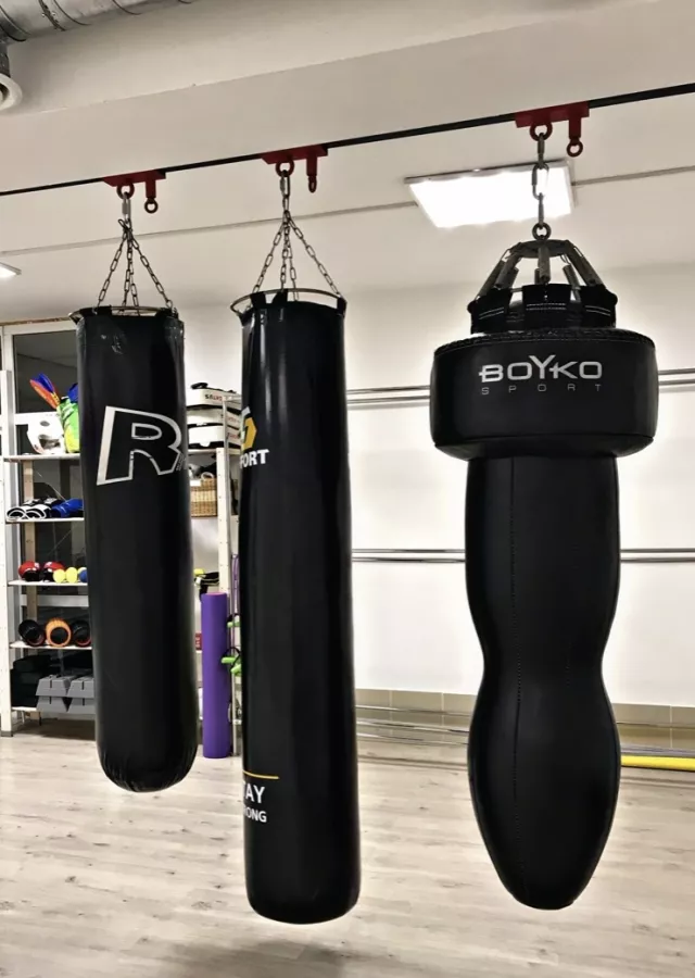 Фитнес-клуб Heavy metal fitness в Красной Поляне: Сауна, Wi-Fi, Солярий, Парковка, Спорт,