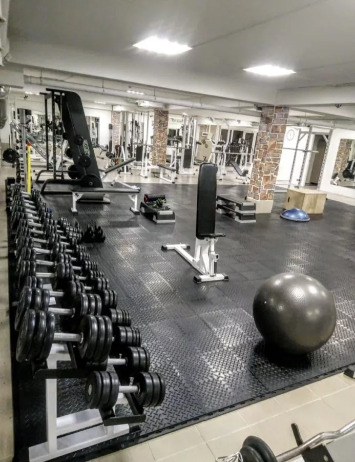 Фитнес-клуб Heavy metal fitness в Красной Поляне: Сауна, Wi-Fi, Солярий, Парковка, Спорт,