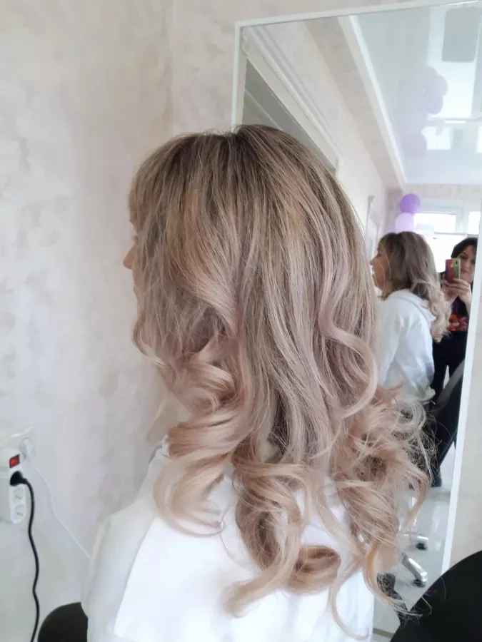 Салон красоты Beauty house в Геленджике: Стрижка, Брови, Ресницы, Маникюр, Педикюр, Шугаринг,