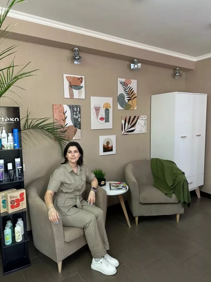 Салон красоты Вита в Геленджике: Стрижка, Окрашивание, Маникюр , Педикюр, Брови, Ресницы,