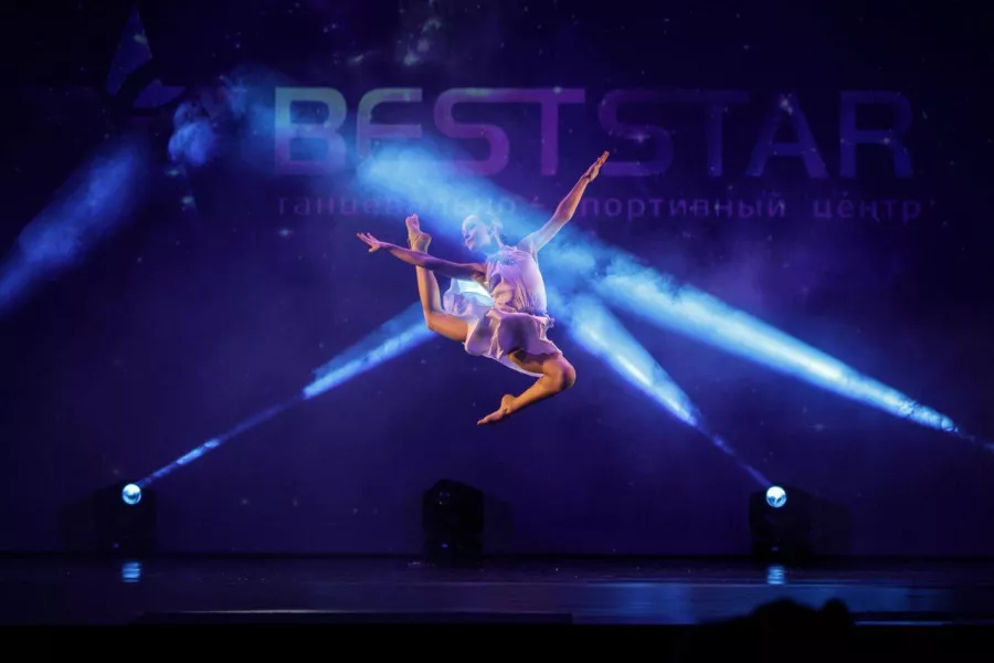 Школа танцев Best Star в Ростове-на-Дону: Акробатика, Гимнастика, Jazz-Funk, Vogue, Popping, High-heels, Современнаая хореография, Детский танец, Эстрадная хореография, Классический танец, Хип-хоп,