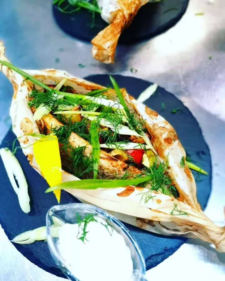 Кафе Таверна Посейдона в Тамани: Кафе, Доставка, Европейская кухня, Картофель-фри, Бильярд, Летняя веранда, Бургеры,