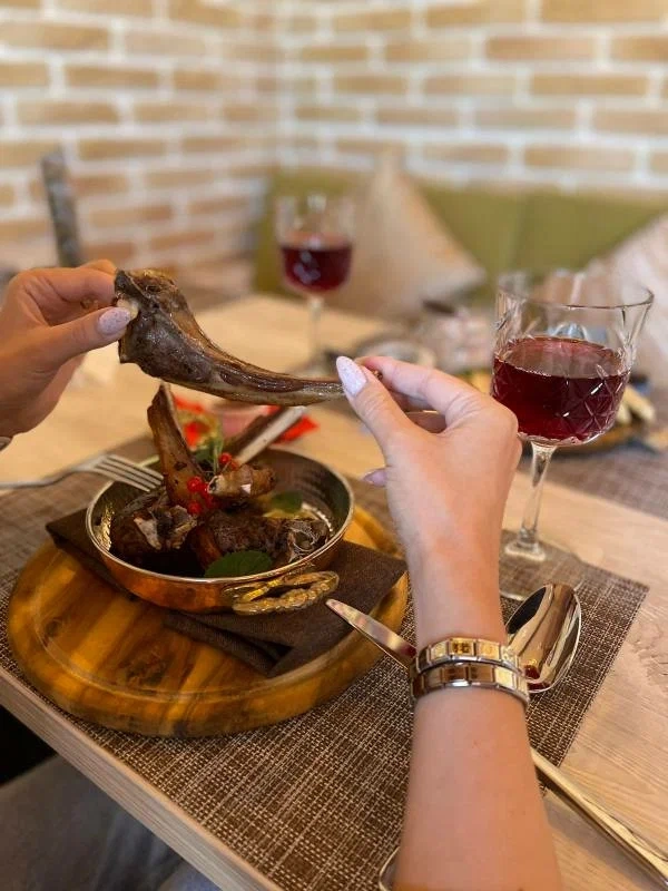 Кафе Queen cafe в Тамани: Еда, Кафе, Пицца, Суши, Роллы,