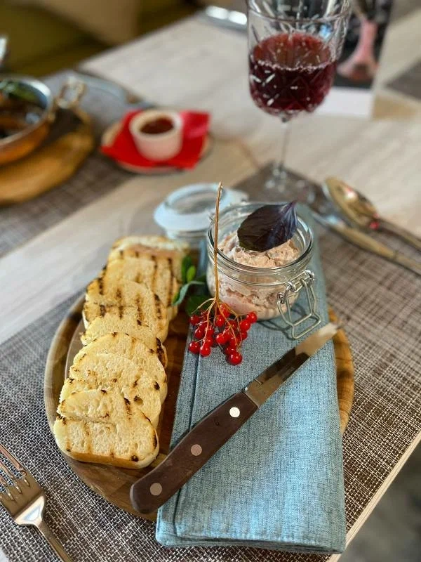 Кафе Queen cafe в Тамани: Еда, Кафе, Пицца, Суши, Роллы,