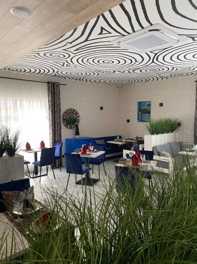 Кафе Queen cafe в Тамани: Еда, Кафе, Пицца, Суши, Роллы,