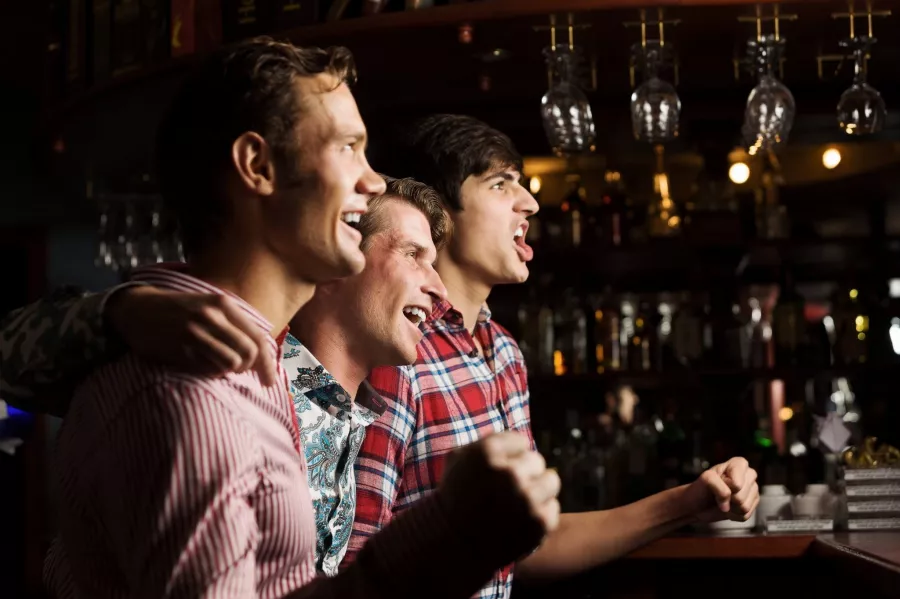 Бар On The Rocks в Сочи: Клуб, Танцы, Танцпол, Паб, Ресторан,
