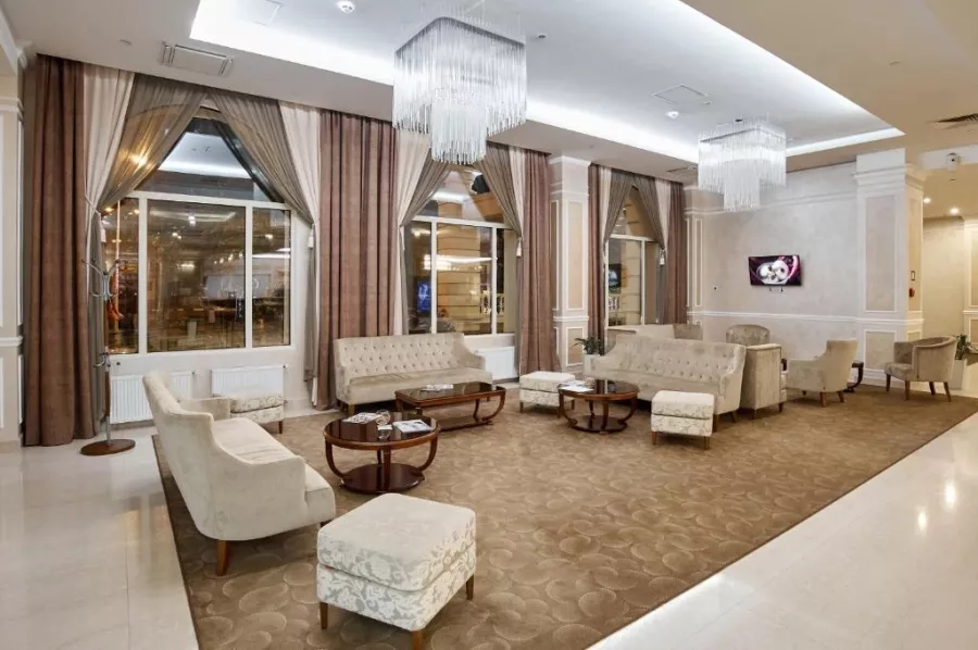 Отель Radisson Hotel в Ульяновске: Люкс Номера, Парковка, Прачечная, Ресторан, Фитнес-центр, Мини-маркет,