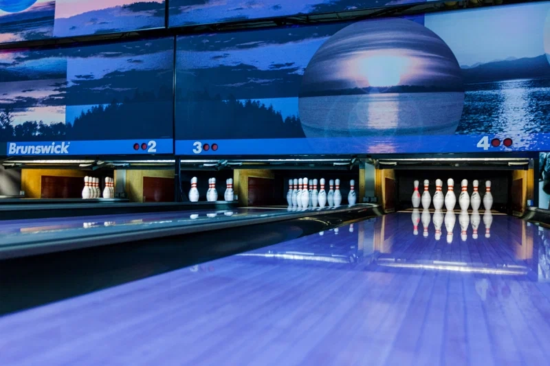 Боулинг-клуб Bowling Haus в Минске: Боулинг, Американский пул, 10 дорожек, Кафе-бар, Наличный расчёт, Оплата картой,