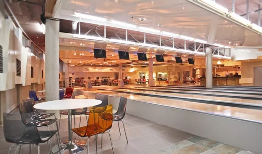Боулинг-клуб Bowling Haus в Минске: Боулинг, Американский пул, 10 дорожек, Кафе-бар, Наличный расчёт, Оплата картой,