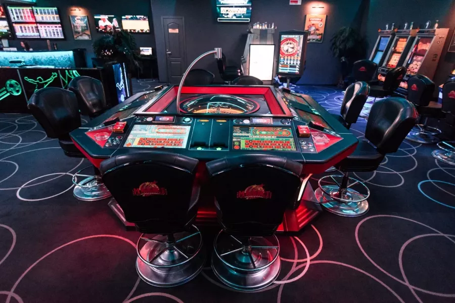 Игорный клуб Maxbet в Минске: Игровые автоматы, Концертный зал, VIP зал, Парковка, Wi-Fi, Оплата картой, Наличный расчёт,