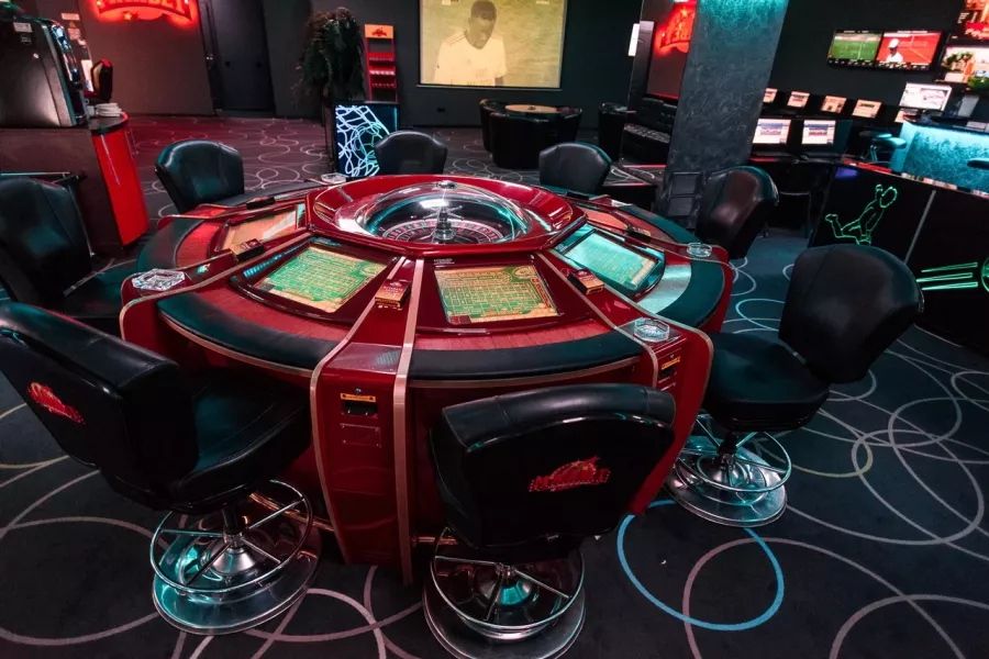 Игорный клуб Maxbet в Минске: Игровые автоматы, Концертный зал, VIP зал, Парковка, Wi-Fi, Оплата картой, Наличный расчёт,