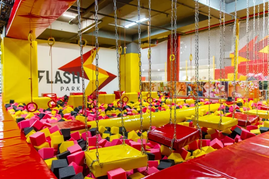 Развлекательный центр Flash Park в Минске: Скалодром, Батут, Организация праздников, Детские аниматоры, Лабиринт, Квесты, Оплата картой, Наличный расчёт,
