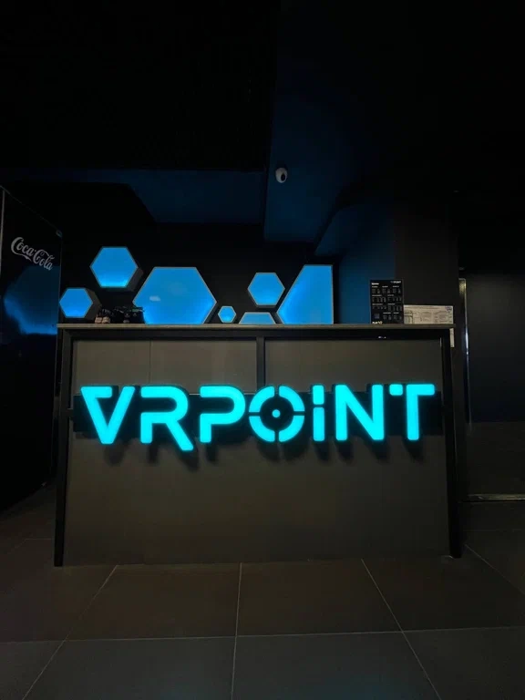 Клуб виртуальной реальности Vr Point в Минске: Лаунж зона, Кафе-бар, VR зона, Организация праздников, Наличный расчёт, Оплата картой,