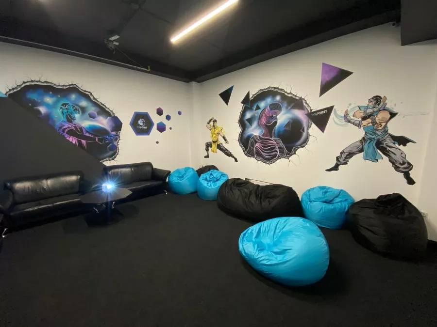 Клуб виртуальной реальности Vr Point в Минске: Лаунж зона, Кафе-бар, VR зона, Организация праздников, Наличный расчёт, Оплата картой,