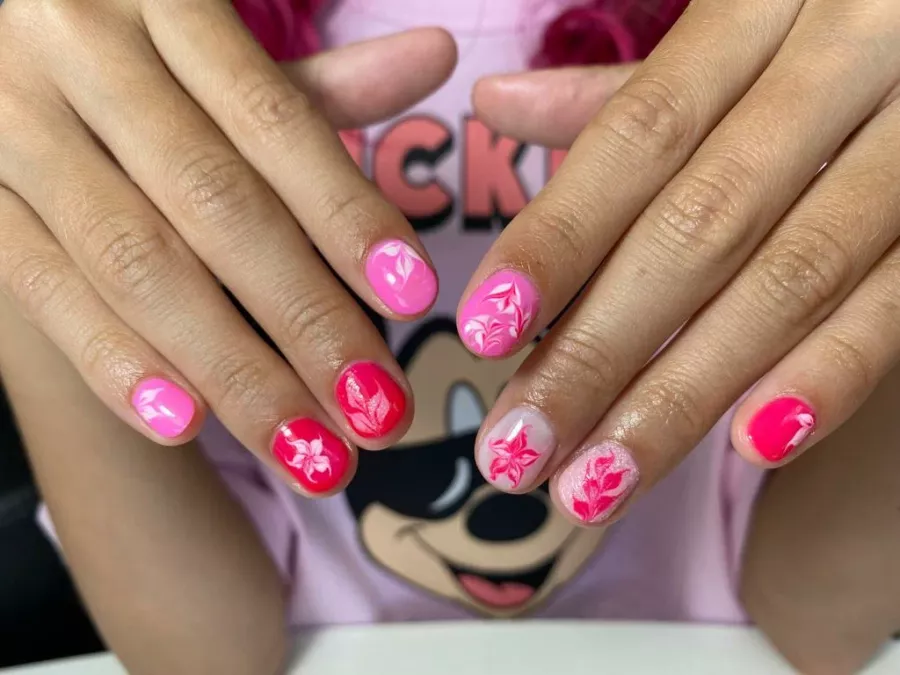Студия красоты Dolce vita в Адлере: 👌🏻💅🏻💄 Ногти, Волосы, Завивка, Укладка Волос, Маникюр, Перманентный Макияж,