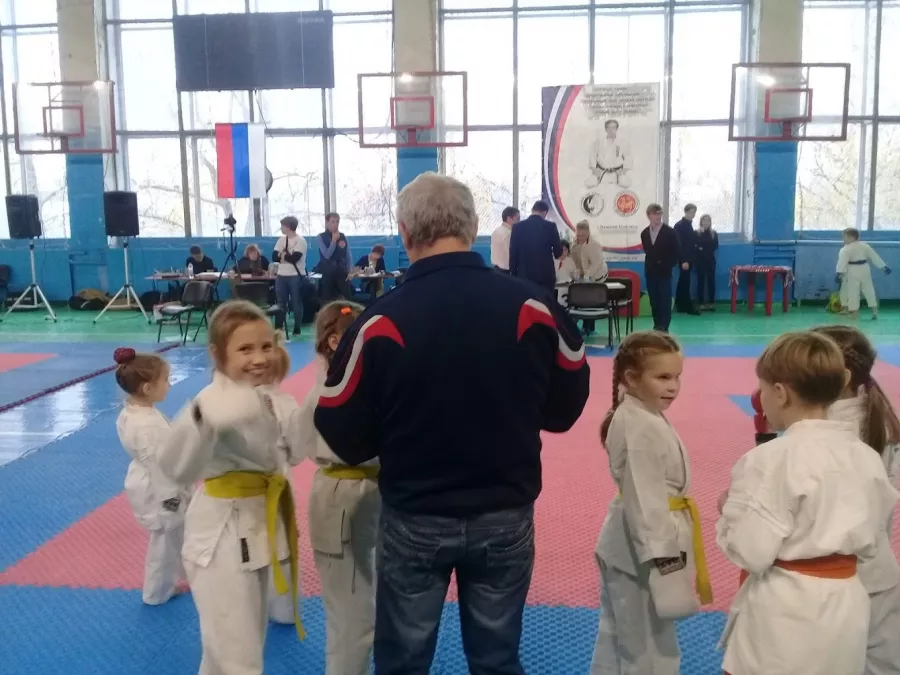 Физкультурно-Оздоровительный Комплекс Полёт в Нижнем Новгороде: Теннис, Бассейн, Аквааэробика, Футбол, Фитнес, Корпоратив,