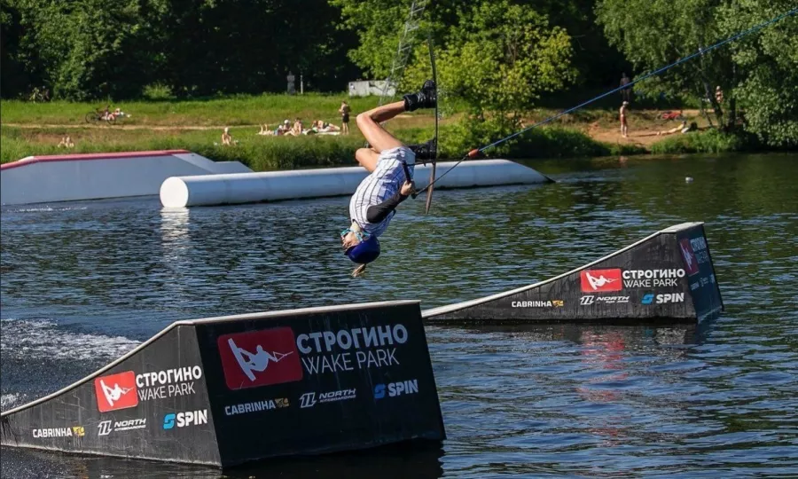 Wake Park Строгино в Москве: Вейксерф, Вейкборд, Батуты, Фитнес-студия, SUP-борды, Гидрофойл,