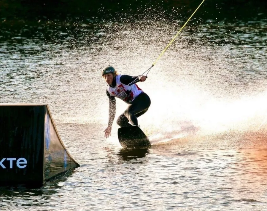 Wake Park Строгино в Москве: Вейксерф, Вейкборд, Батуты, Фитнес-студия, SUP-борды, Гидрофойл,