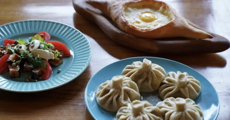 Ресторан Мимино в Красной Поляне: Грузинская кухня , Хинкали , Хачапури , Армянская кухня , Кавказская кухня , Ресторан,