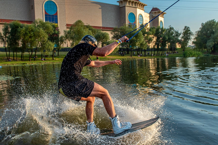 Wake Park Dream Island в Москве: Вейкборд, Аренда Вейкборда, Сноупарк, Электро-тюбинг, Гриль-бар, Чил-зона, Сауна,