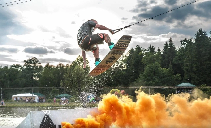 Вейк-клуб Gloria Wake Park в Москве: Вода, Пейнтбол, Вейкборд, Аренда, Прокат,