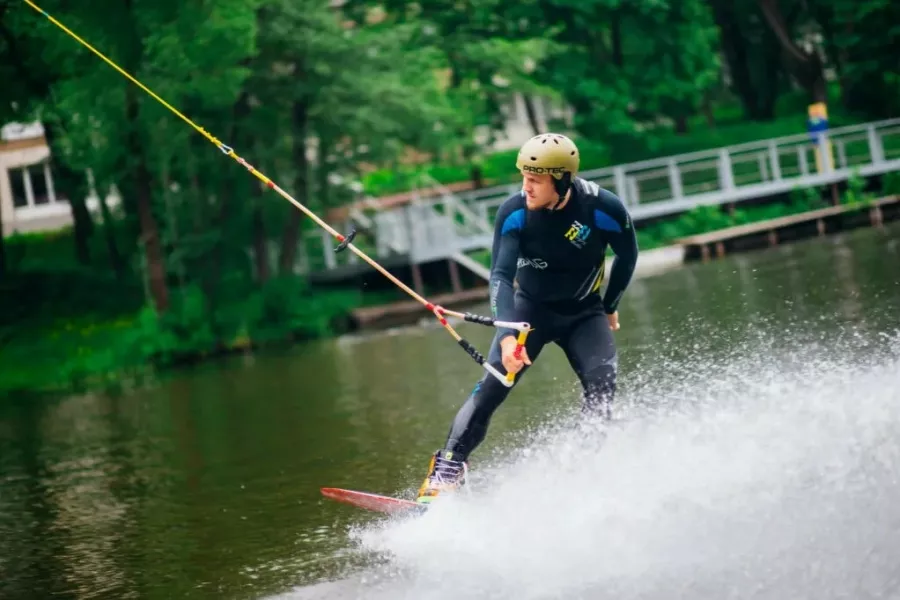 MWake Park Мякинино в Москве: Вейкбординг, Водные Лыжи, Вейкскейты, Ниборды, Монолыжи, Шатры, Беседки,