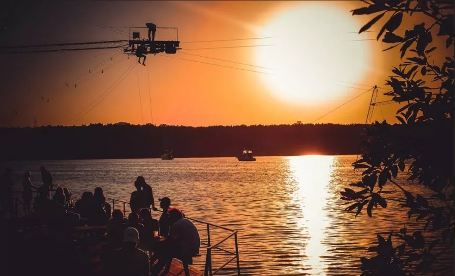 MWake Park Мякинино в Москве: Вейкбординг, Водные Лыжи, Вейкскейты, Ниборды, Монолыжи, Шатры, Беседки,
