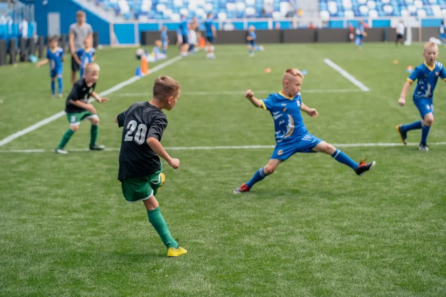 Футбольный клуб в Нижнем Новгороде FOOTBALL MASTERS в Нижнем Новгороде: Футбол, Коллективные Игры, Детский Тренер, Чемпионаты, Турниры, Спортивная Секция, Физическое Развитие,