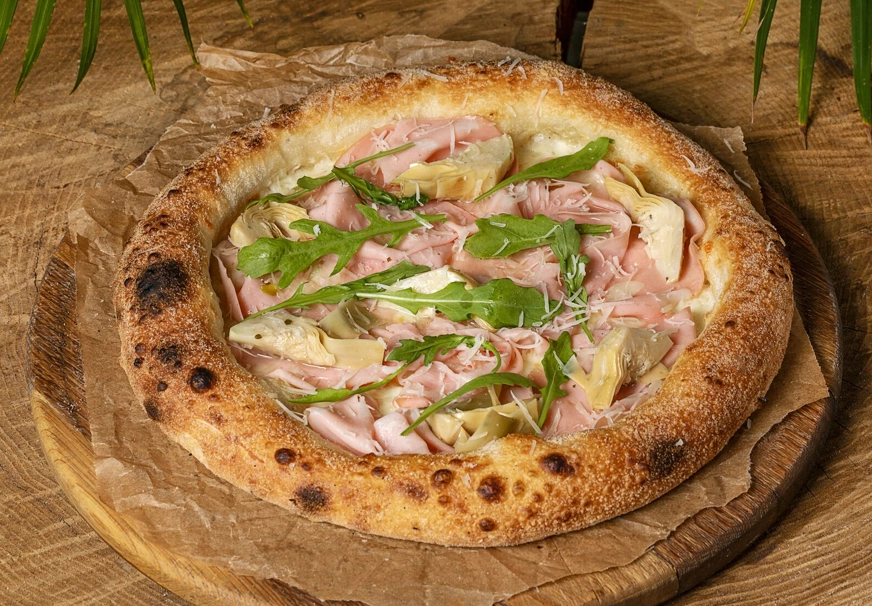 Кафе HYGGE CAFE в Красной Поляне: Кафе, Пицца, Салаты, Том ям, Рыбные блюда, Мясные блюда, Вегетарианская кухня ,